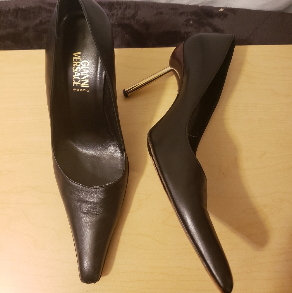 Gianni Versace Black Leather Pumps